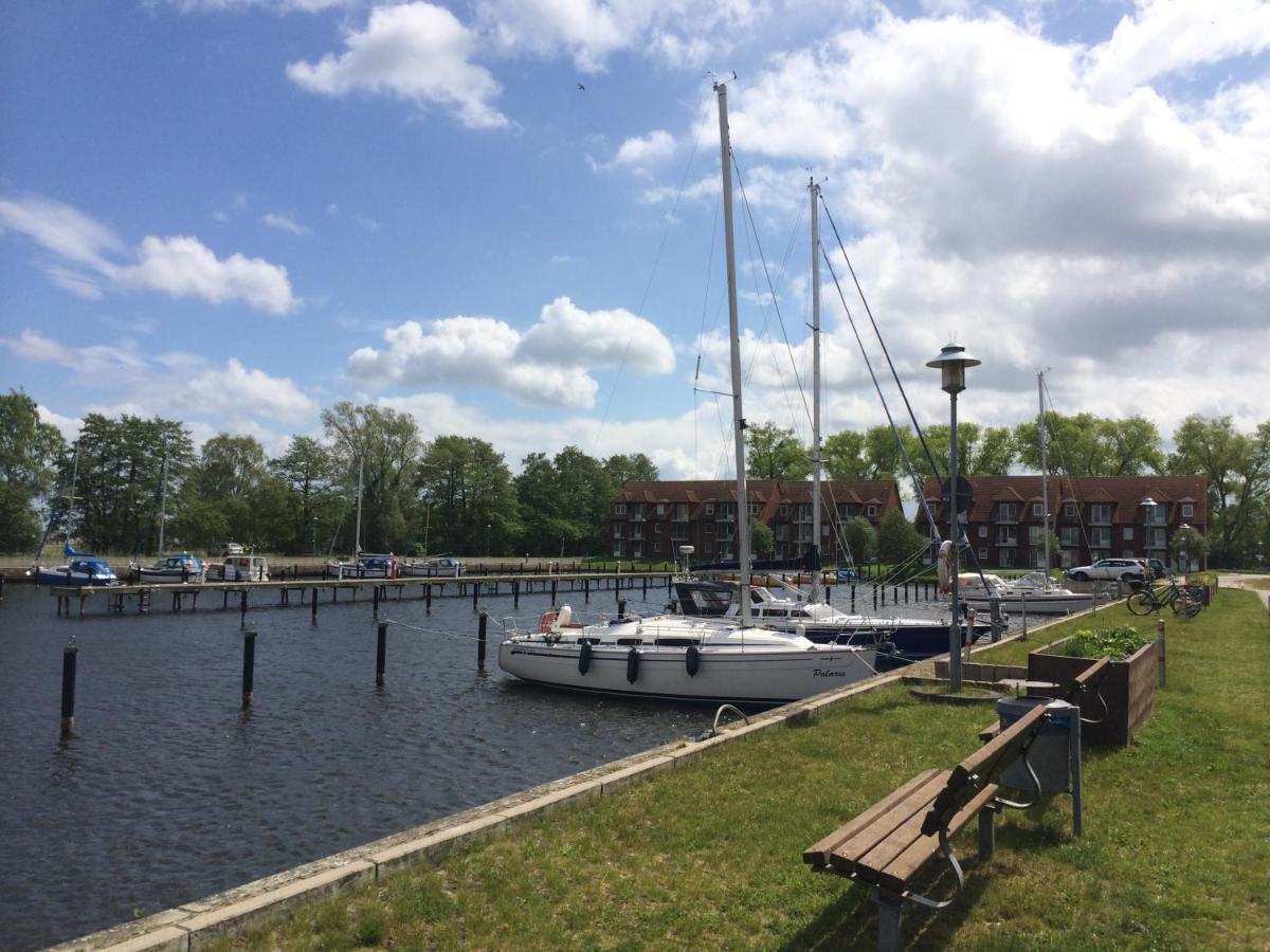Blick Auf Yachthafen An Der Ostsee Ueckermünde Exterior foto